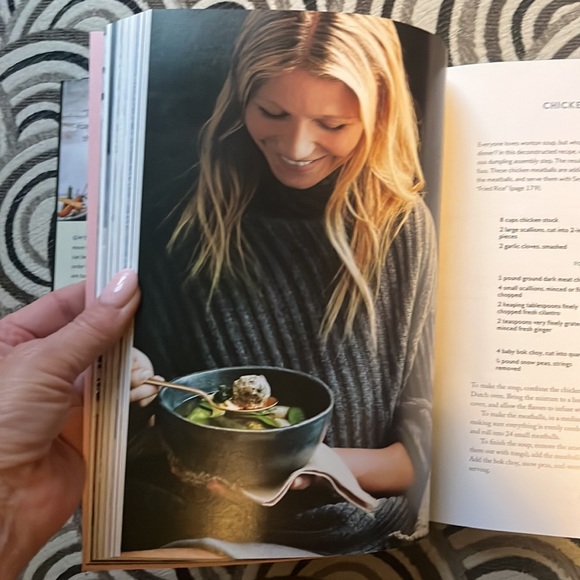 It’s All Easy cookbook by Gwyneth Paltrow book EUC - Picture 3 of 4